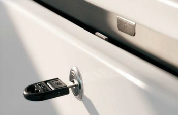 System zamków meblowych Hafele Symo - długi rygiel